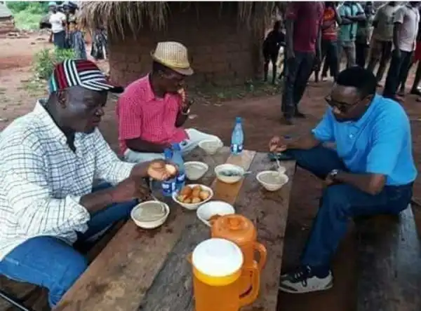 Photo Of Governor Ortom Publicly Drinking Pap With Akara In A Local Environment